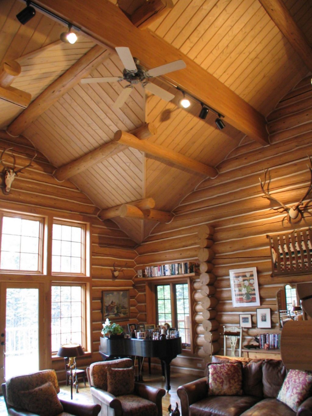 North Routt — Log Homes project by Fair & Square Construction, photo 4